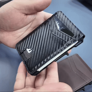 Zeltarium MagVault® Minimalist Wallet - Maximum Capacity. Minimal Footprint.
